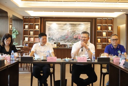 校wh威廉体育福利入口副书记刘祖华